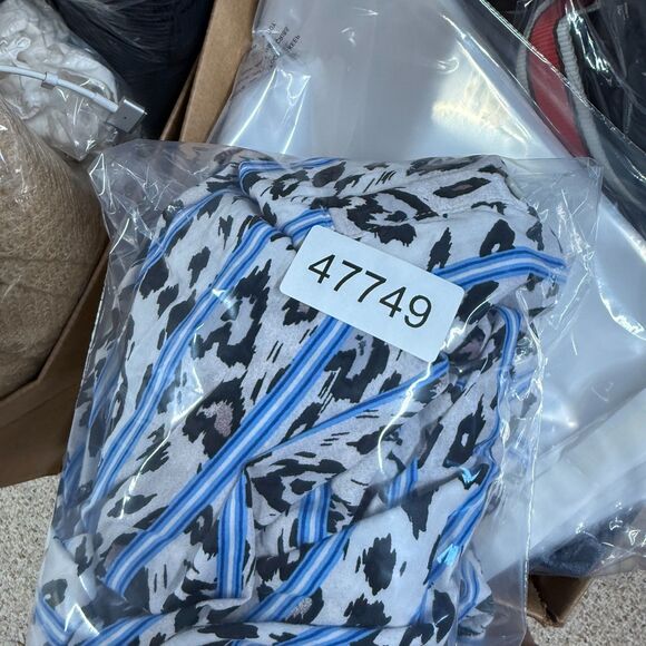 Victoria's Secret Sleepshirt Women XL White Animal Print Button Up Collared - Picture 6 of 6